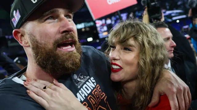 Engajamento de Taylor Swift abre novo capítulo para sua música: qual o impacto da fase de felicidade? - Imagem do artigo original