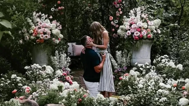 Análise artística: A fotografia de noivado de Taylor Swift e Travis Kelce sob uma nova perspectiva - Imagem do artigo original