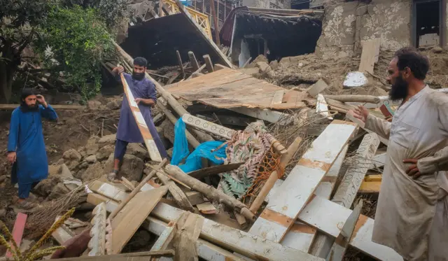 Terremoto no leste do Afeganistão deixa centenas de mortos e milhares de feridos - Imagem do artigo original