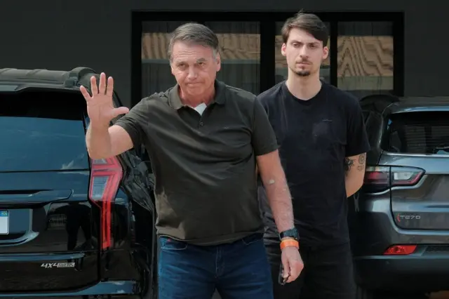 Moraes exige esclarecimento sobre escolta de Bolsonaro em hospital - Imagem do artigo original