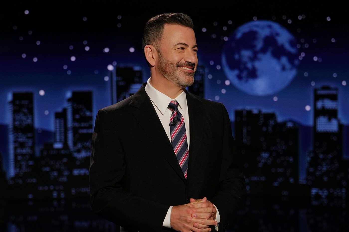 Kimmel critica presidente da FCC Brendan Carr em retorno à TV - Imagem do artigo original