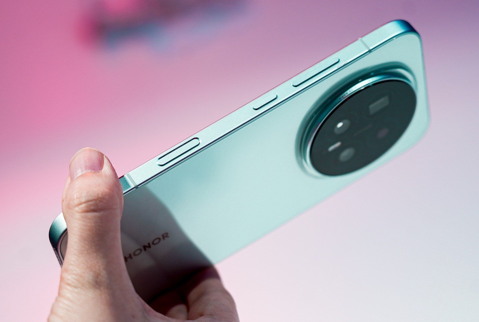 Honor Magic 8 Pro Terá Botão Dedicado de IA - Imagem do artigo original