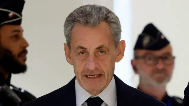 Sarkozy Condenado por Ligações com Khadafi a 5 Anos de Prisão - Imagem do artigo original