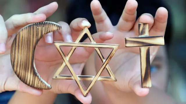 Religiões São Machistas? Entenda o Debate Crucial - Imagem do artigo original