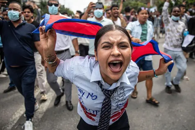 Protestos da Geração Z: Redes Sociais Mudam Governos? - Imagem do artigo original