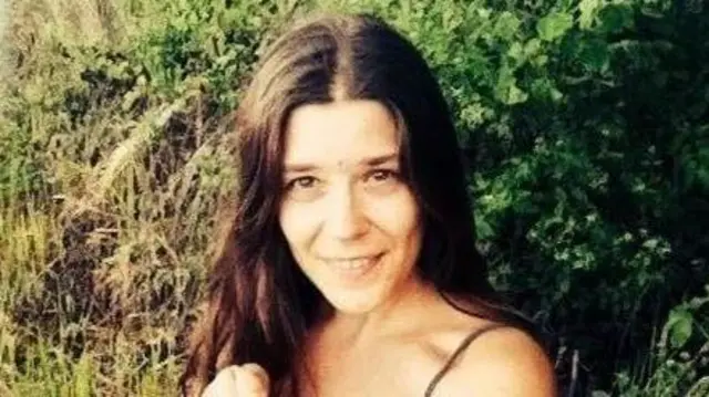 Mulher russa Nina Kutina: vida na caverna indiana chocava - Imagem do artigo original